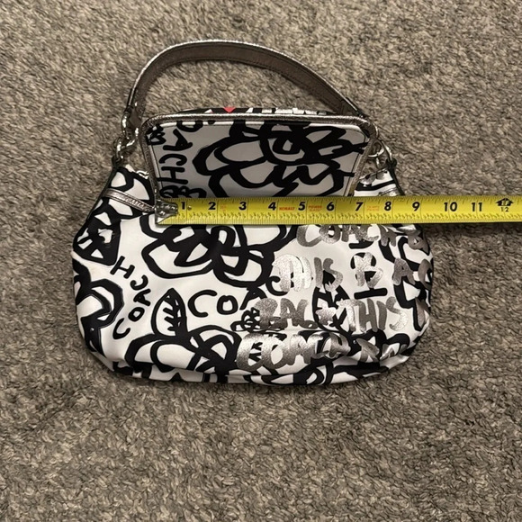 Coach Limited Edition Out of Print Vintage Poppy Graffiti Groovy Hand Bag - Picture 9 of 13
